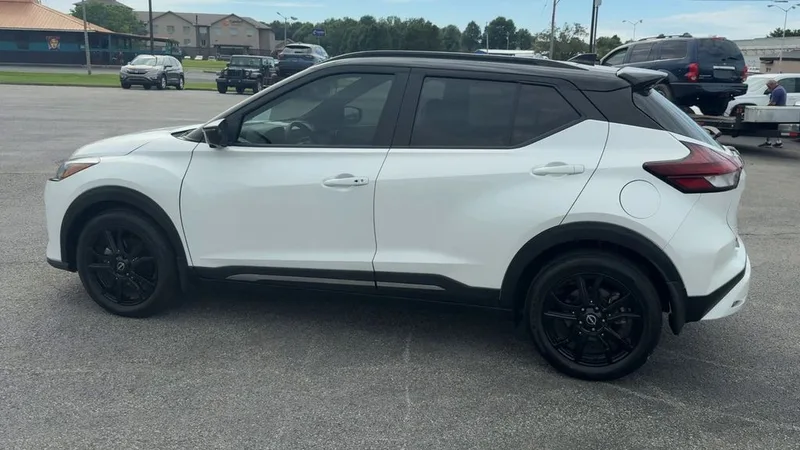2023 Nissan Kicks SR, photo 34