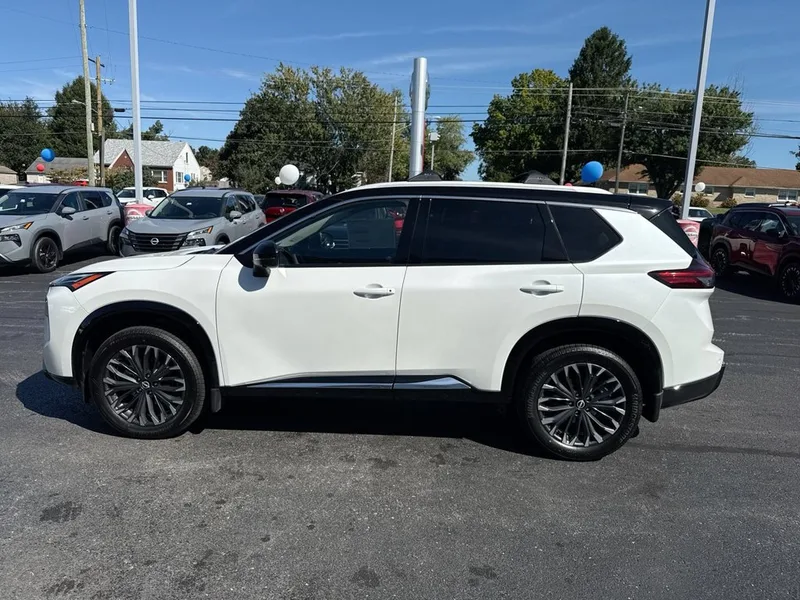 2026 Nissan Rogue Platinum, photo 11
